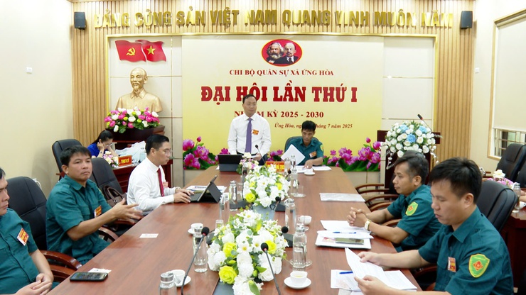 Chi bộ Quân sự xã Ứng Hoà tổ chức Đại hội Chi bộ lần thứ nhất, nhiệm kỳ 2025–2030.- Ảnh 1.