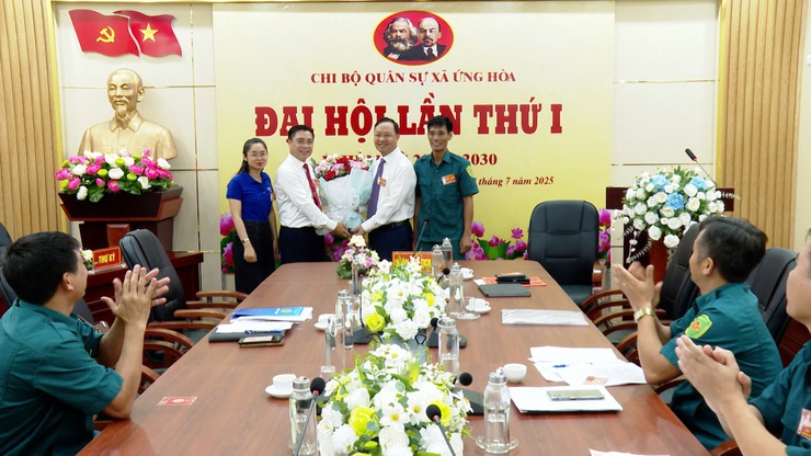 Chi bộ Quân sự xã Ứng Hoà tổ chức Đại hội Chi bộ lần thứ nhất, nhiệm kỳ 2025–2030.- Ảnh 3.