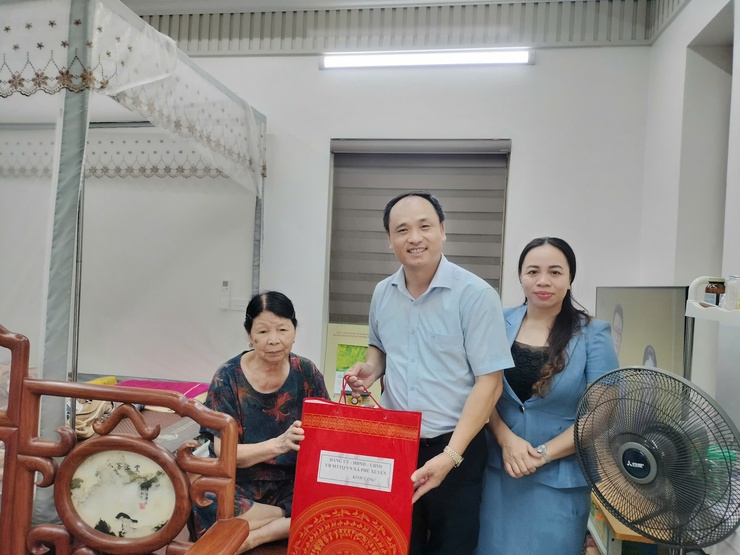 Hoạt động "Uống nước nhớ nguồn" nhân dịp Kỷ niệm Ngày Thương binh liệt sĩ 27/7 của xã Phú Xuyên- Ảnh 2.