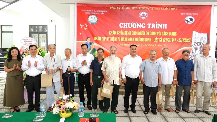 Xã Bình Minh tổ chức khám, tư vấn sức khỏe, cấp thuốc miễn phí cho người có công với cách mạng- Ảnh 7.