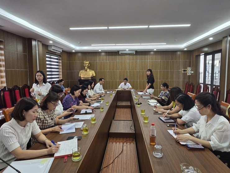 Phường Phú thượng tổ chức họp với các nhà trường về công tác tuyển sinh năm học 2025–2026- Ảnh 2.