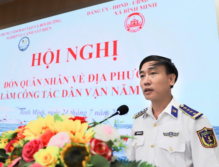 XÃ BÌNH MINH PHỐI HỢP VỚI TRUNG TÂM ĐÀO TẠO VÀ BỒI DƯỠNG NGHIỆP VỤ CẢNH SÁT BIỂN LÀM CÔNG TÁC DÂN VẬN: LAN TỎA NGHĨA TÌNH QUÂN - DÂN, XÂY DỰNG QUÊ HƯƠNG GIÀU ĐẸP - VĂN MINH- Ảnh 4.