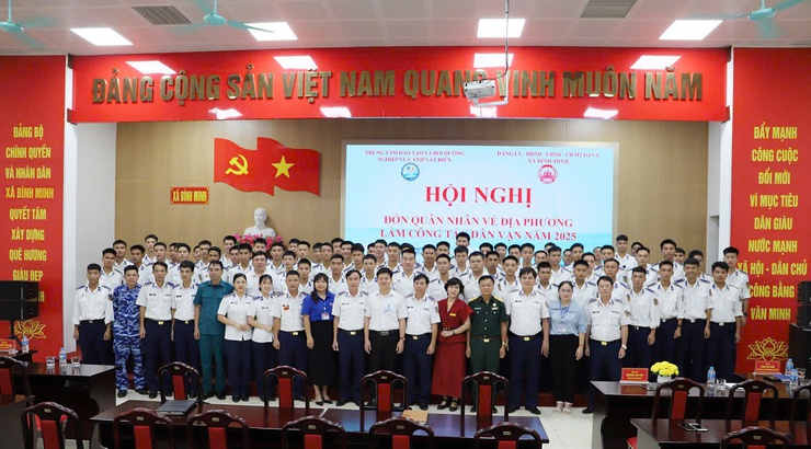 XÃ BÌNH MINH PHỐI HỢP VỚI TRUNG TÂM ĐÀO TẠO VÀ BỒI DƯỠNG NGHIỆP VỤ CẢNH SÁT BIỂN LÀM CÔNG TÁC DÂN VẬN: LAN TỎA NGHĨA TÌNH QUÂN - DÂN, XÂY DỰNG QUÊ HƯƠNG GIÀU ĐẸP - VĂN MINH- Ảnh 6.