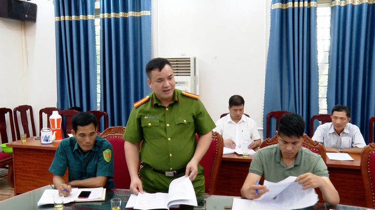 Ứng Hòa: Hội nghị thống nhất phương án cưỡng chế, đảm bảo an ninh trật tự tổ chức thi công dự án: Đầu tư xây dựng đường trục phía Nam Km34+950 đến Km35+170 địa phận thôn Giang Triều.- Ảnh 3.