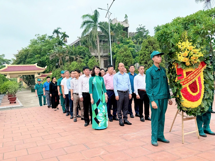 Xã Nam Phù: Đời đời nhớ ơn các anh hùng, liệt sỹ đã ngã xuống vì độc lập, tự do của Tổ quốc- Ảnh 1.