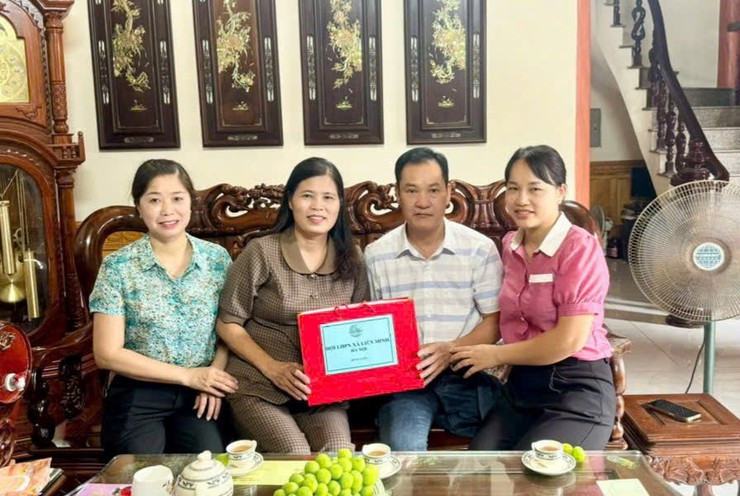 Phụ nữ xã Liên Minh với phong trào đền ơn đáp nghĩa- Ảnh 1.