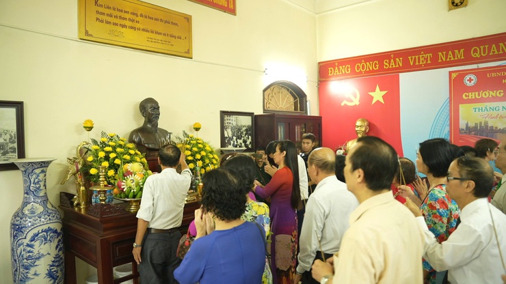 ĐẢNG ỦY – HĐND – UBND – UB MTTQ VIỆT NAM PHƯỜNG KIM LIÊN TRANG TRỌNG TỔ CHỨC LỄ DÂNG HƯƠNG, DÂNG HOA TƯỞNG NIỆM CÁC ANH HÙNG LIỆT SĨ KỶ NIỆM 78 NĂM NGÀY THƯƠNG BINH - LIỆT SĨ (27/7/1947 – 27/7/2025)- Ảnh 2.