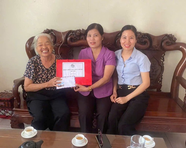 Phụ nữ xã Liên Minh với phong trào đền ơn đáp nghĩa- Ảnh 2.