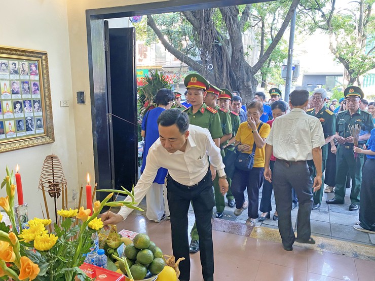 PHƯỜNG CỬA NAM TỔ CHỨC LỄ DÂNG HƯƠNG KỶ NIỆM 78 NĂM NGÀY THƯƠNG BINH - LIỆT SĨ (27/7/1947 - 27/7/2025)- Ảnh 10.