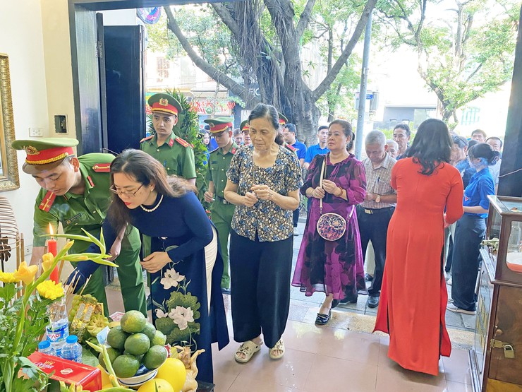 PHƯỜNG CỬA NAM TỔ CHỨC LỄ DÂNG HƯƠNG KỶ NIỆM 78 NĂM NGÀY THƯƠNG BINH - LIỆT SĨ (27/7/1947 - 27/7/2025)- Ảnh 14.