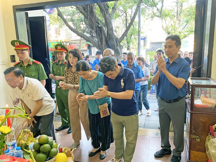 PHƯỜNG CỬA NAM TỔ CHỨC LỄ DÂNG HƯƠNG KỶ NIỆM 78 NĂM NGÀY THƯƠNG BINH - LIỆT SĨ (27/7/1947 - 27/7/2025)- Ảnh 15.