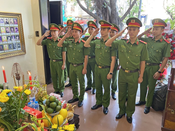 PHƯỜNG CỬA NAM TỔ CHỨC LỄ DÂNG HƯƠNG KỶ NIỆM 78 NĂM NGÀY THƯƠNG BINH - LIỆT SĨ (27/7/1947 - 27/7/2025)- Ảnh 20.