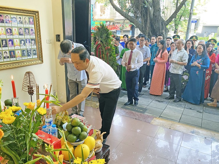 PHƯỜNG CỬA NAM TỔ CHỨC LỄ DÂNG HƯƠNG KỶ NIỆM 78 NĂM NGÀY THƯƠNG BINH - LIỆT SĨ (27/7/1947 - 27/7/2025)- Ảnh 7.