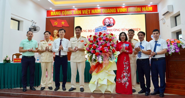 Đại hội Đảng bộ Công an phường Tùng Thiện lần thứ nhất, nhiệm kỳ 2025 – 2030- Ảnh 1.