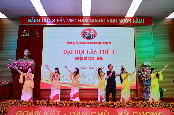Đại hội Đảng bộ Uỷ ban nhân dân phường Đống Đa lần thứ I, nhiệm kỳ 2025 - 2030 thành công tốt đẹp- Ảnh 3.