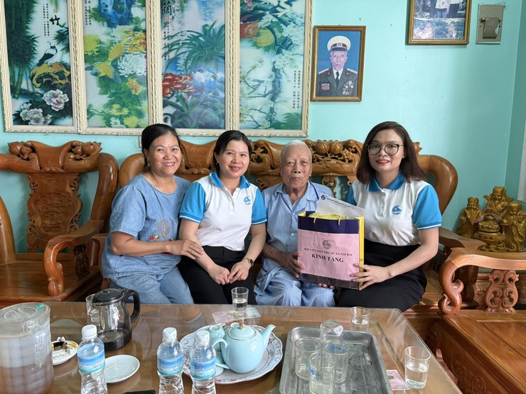 HỘI LHPN XÃ NỘI BÀI TRI ÂN GIA ĐÌNH CÓ CÔNG VỚI CÁCH MẠNG NHÂN NGÀY 27/7- Ảnh 19.