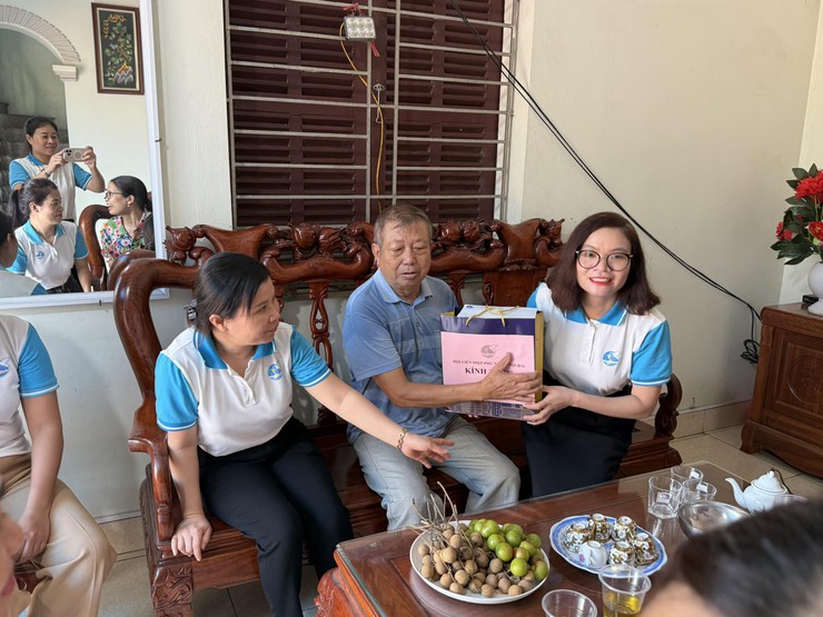 HỘI LHPN XÃ NỘI BÀI TRI ÂN GIA ĐÌNH CÓ CÔNG VỚI CÁCH MẠNG NHÂN NGÀY 27/7- Ảnh 22.