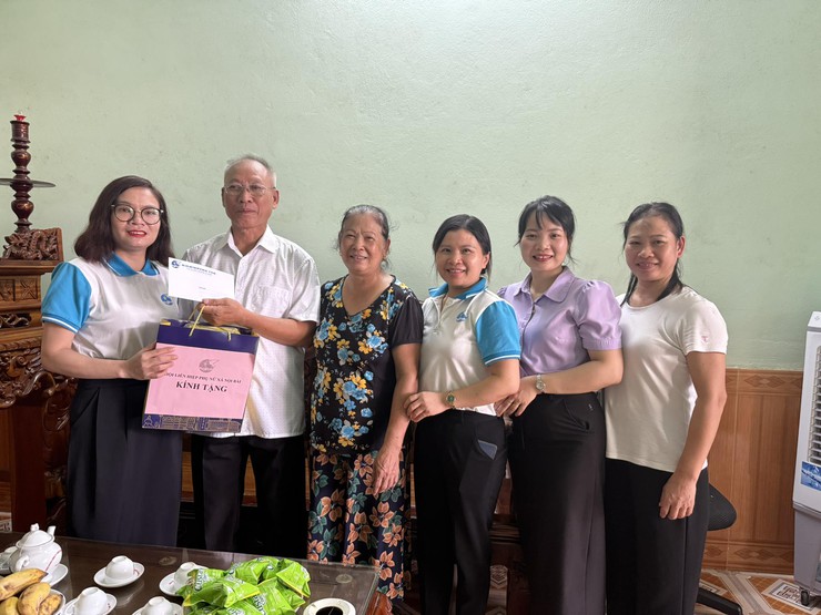 HỘI LHPN XÃ NỘI BÀI TRI ÂN GIA ĐÌNH CÓ CÔNG VỚI CÁCH MẠNG NHÂN NGÀY 27/7- Ảnh 24.