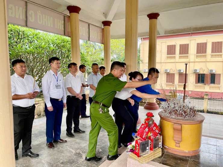 TRI ÂN SÂU SẮC – XÃ ĐA PHÚC TỔ CHỨC LỄ TƯỞNG NIỆM CÁC ANH HÙNG LIỆT SĨ- Ảnh 9.