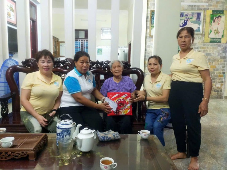 HỘI LHPN XÃ NỘI BÀI TRI ÂN GIA ĐÌNH CÓ CÔNG VỚI CÁCH MẠNG NHÂN NGÀY 27/7- Ảnh 13.