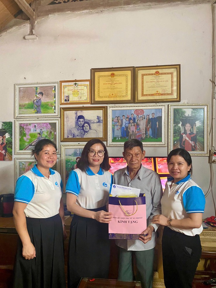 HỘI LHPN XÃ NỘI BÀI TRI ÂN GIA ĐÌNH CÓ CÔNG VỚI CÁCH MẠNG NHÂN NGÀY 27/7- Ảnh 18.