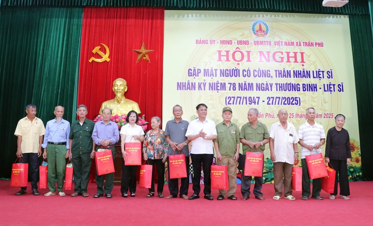 Trần Phú: tổ chức hội nghị gặp mặt, tri ân gia đình chính sách, người có công với cách mạng- Ảnh 11.