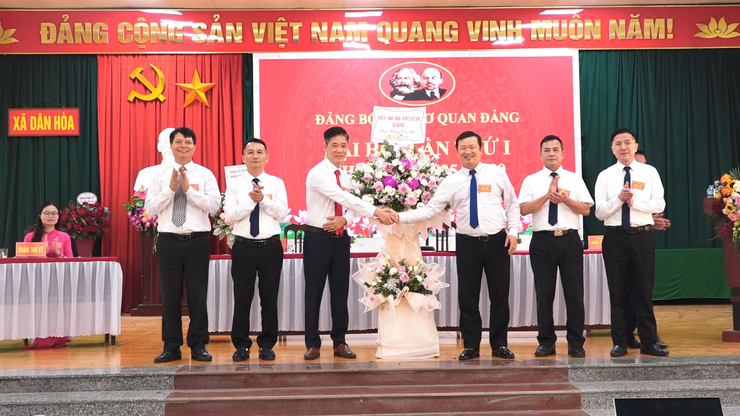 ĐẠI HỘI ĐẢNG BỘ CÁC CƠ QUAN ĐẢNG XÃ DÂN HÒA NHIỆM KỲ 2025–2030 THÀNH CÔNG TỐT ĐẸP- Ảnh 1.