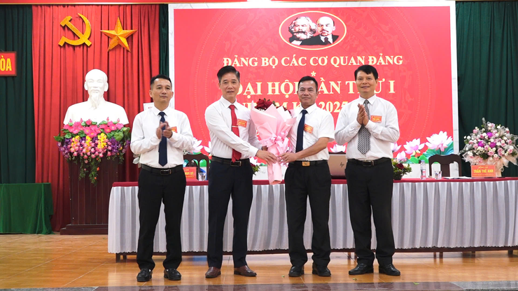 ĐẠI HỘI ĐẢNG BỘ CÁC CƠ QUAN ĐẢNG XÃ DÂN HÒA NHIỆM KỲ 2025–2030 THÀNH CÔNG TỐT ĐẸP- Ảnh 3.