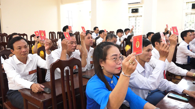 ĐẠI HỘI ĐẢNG BỘ CÁC CƠ QUAN ĐẢNG XÃ DÂN HÒA NHIỆM KỲ 2025–2030 THÀNH CÔNG TỐT ĐẸP- Ảnh 9.
