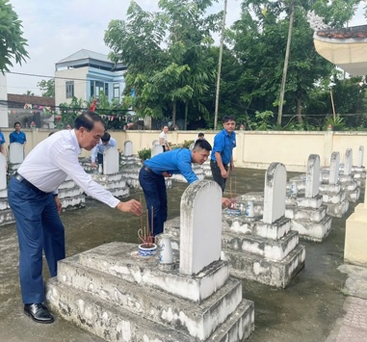 Trung tâm Bảo trợ xã hội 2 Hà Nội tổ chức các hoạt động tri ân nhân kỷ niệm 78 năm Ngày Thương binh - Liệt sĩ (27/7/1947 - 27/7/2025)- Ảnh 2.