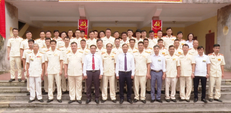 Đại hội Đảng bộ Công an xã Ứng Hoà lần thứ I, nhiệm kỳ 2025 - 2030 thành công tốt đẹp.- Ảnh 4.