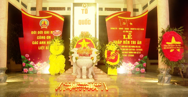ỨNG HÒA: TỔ CHỨC LỄ THẮP NẾN TRI ÂN VÀ CHƯƠNG TRÌNH VĂN NGHỆ CHÀO MỪNG KỶ NIỆM 71 NĂM GIẢI PHÓNG ỨNG HOÀ VÀ CHIẾN THẮNG KHU CHÁY.- Ảnh 1.