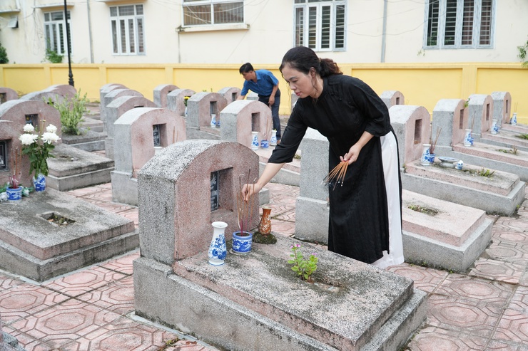 Các đồng chí lãnh đạo xã Chuyên Mỹ viếng Nghĩa trang liệt sĩ nhân kỷ niệm 78 năm Ngày Thương binh Liệt sỹ 27-7- Ảnh 10.