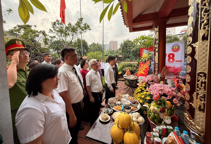 ĐẢNG ỦY – HĐND – UBND – UB MTTQ VIỆT NAM PHƯỜNG KIM LIÊN TRANG TRỌNG TỔ CHỨC LỄ DÂNG HƯƠNG, DÂNG HOA TƯỞNG NIỆM CÁC ANH HÙNG LIỆT SĨ KỶ NIỆM 78 NĂM NGÀY THƯƠNG BINH - LIỆT SĨ (27/7/1947 – 27/7/2025)- Ảnh 7.
