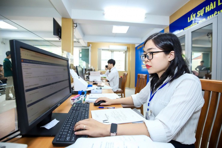 Hà Nội triển khai chiến dịch "45 ngày đêm" ra quân hỗ trợ chuyển đổi số tại 126 xã, phường- Ảnh 3.