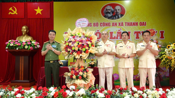 Đại hội Đảng bộ Công an xã Thanh Oai lần thứ I, nhiệm kỳ 2025-2030: Quyết tâm đáp ứng yêu cầu trong tình hình mới- Ảnh 3.