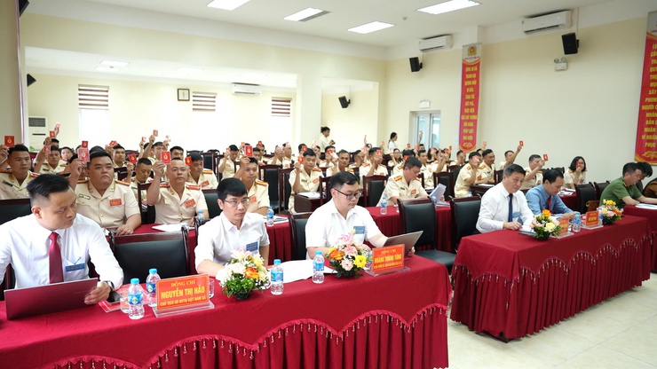 Đại hội Đảng bộ Công an xã Thanh Oai lần thứ I, nhiệm kỳ 2025-2030: Quyết tâm đáp ứng yêu cầu trong tình hình mới- Ảnh 11.