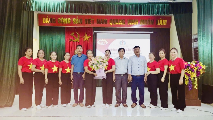 XÃ VÂN ĐÌNH: KHÔNG KHÍ CHÀO MỪNG ĐẠI HỘI ĐẢNG BỘ RỘN RÀNG TRÊN KHẮP TUYẾN ĐƯỜNG QUÊ- Ảnh 8.