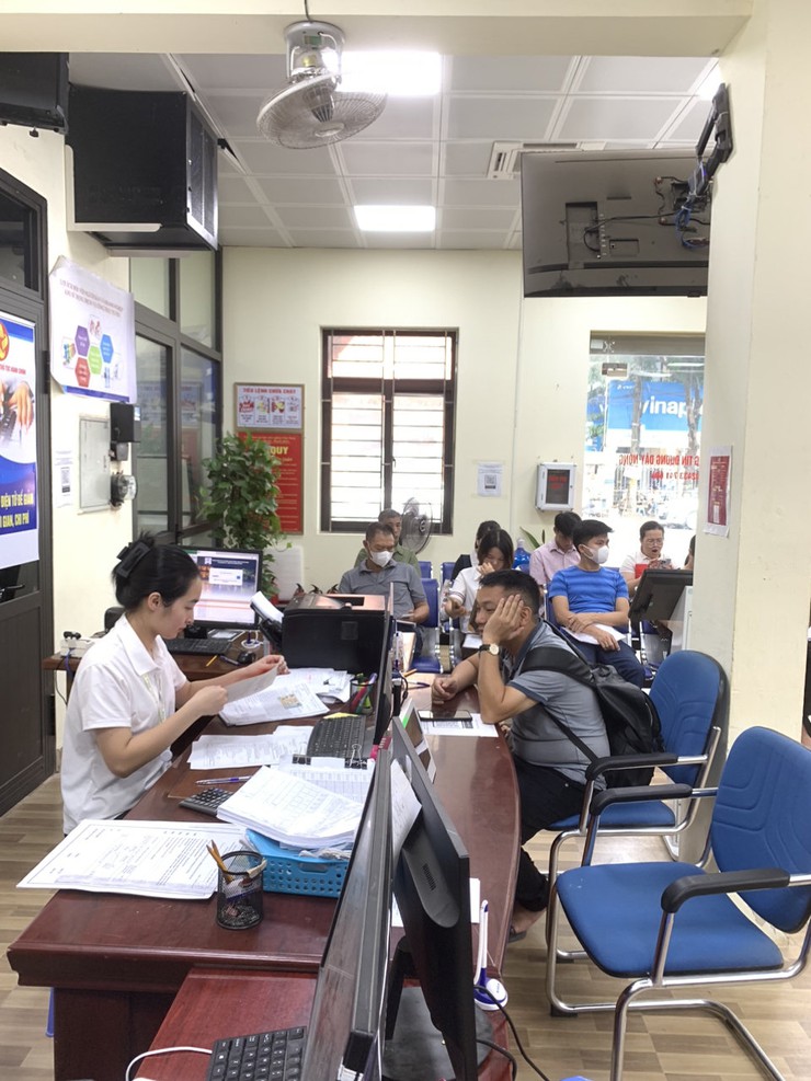 Hà Nội thành lập 12 Tổ khảo sát hỗ trợ thực hiện thủ tục hành chính tại 126 điểm phục vụ hành chính công cấp xã - Ảnh 2.