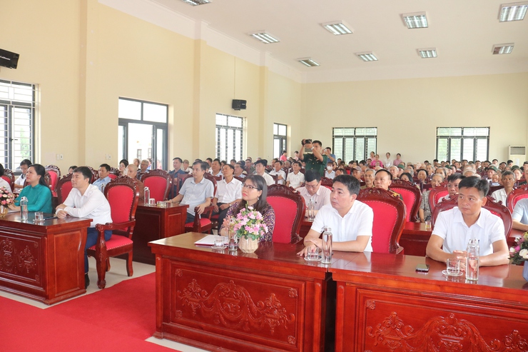 Xã Hòa Phú: Tổ chức Hội nghị gặp mặt người có công với cách mạng, thân nhân liệt sĩ tiêu biểu trên địa bàn xã- Ảnh 1.