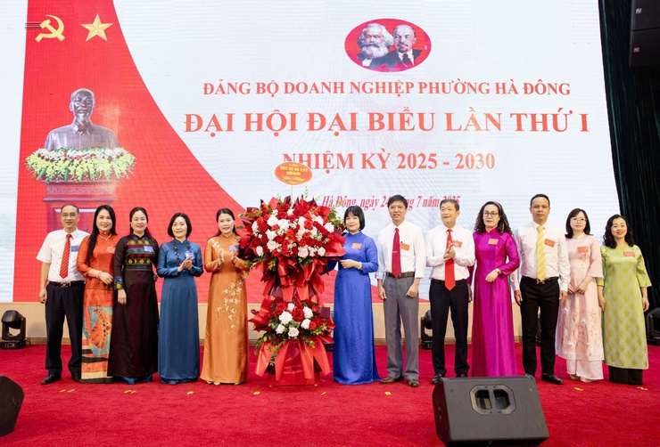 Đại hội đại biểu Đảng bộ Doanh nghiệp phường Hà Đông lần thứ I, nhiệm kỳ 2025–2030 thành công tốt đẹp- Ảnh 1.