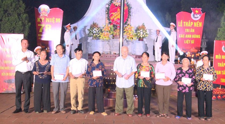 Xã Phúc Lộc trang trọng tổ chức Lễ thắp nến tri ân các anh hùng liệt sỹ nhân dịp kỷ niệm 78 năm Ngày Thương binh – Liệt sỹ (27/7/1947-27/7/2025)- Ảnh 7.