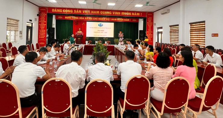 Đại hội Chi bộ cơ quan HĐND xã và Chi bộ Phòng Kinh tế xã lần thứ nhất, nhiệm kỳ 2025 - 2030- Ảnh 1.