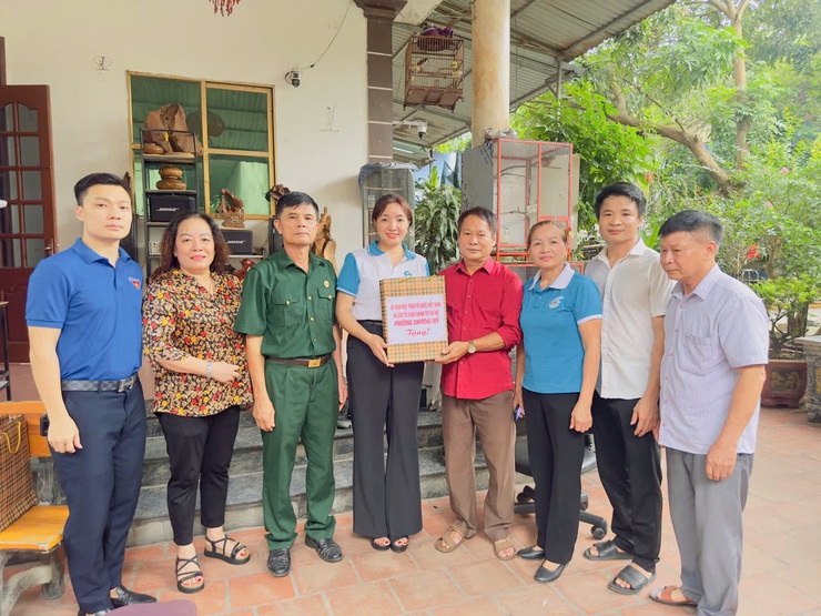 Uỷ ban MTTQ Việt Nam và các tổ chức chính trị phường Chương Mỹ tri ân các gia đình chính sách nhân kỷ niệm 78 năm ngày Thương binh - Liệt sỹ 27/7/2025- Ảnh 5.