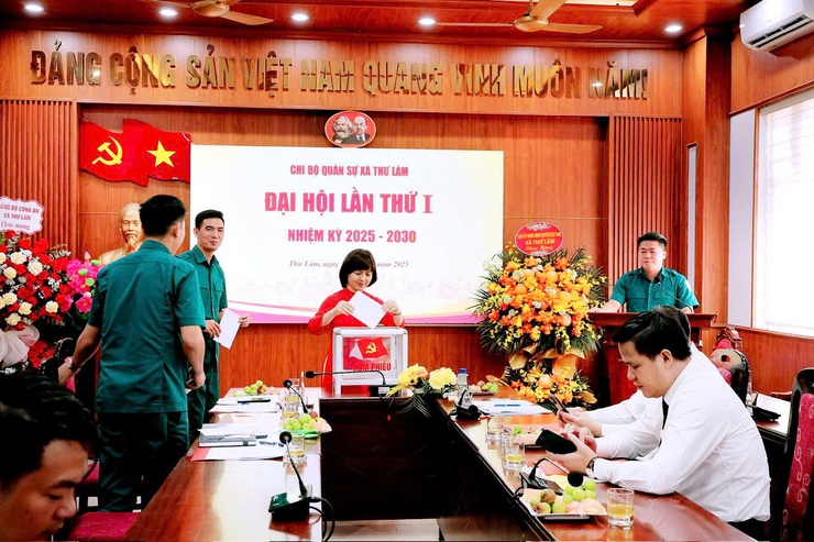 CHI BỘ QUÂN SỰ XÃ THƯ LÂM TỔ CHỨC THÀNH CÔNG ĐẠI HỘI CHI BỘ LẦN THỨ NHẤT, NHIỆM KỲ 2025-2030
- Ảnh 1.