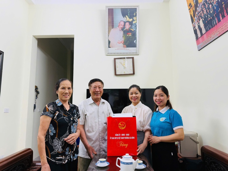 Phường Hà Đông dâng hương tưởng nhớ các anh hùng liệt sĩ- Ảnh 8.