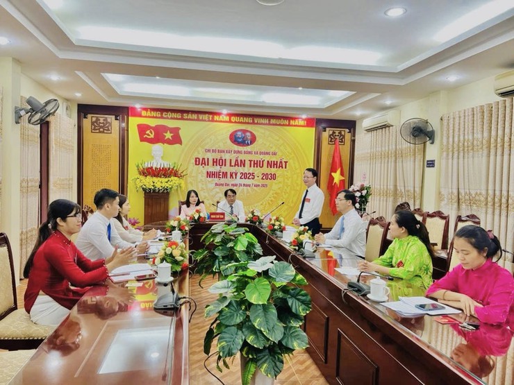 Đại hội Chi bộ Ban Xây dựng Đảng xã Quảng Oai: Một dấu mốc quan trọng, mở đầu cho chặng đường mới đầy kỳ vọng và trách nhiệm!- Ảnh 2.