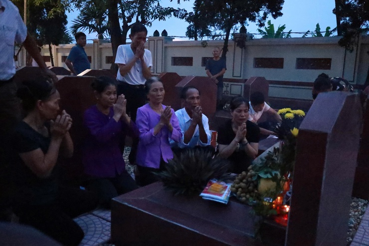 Lễ thắp nến tri ân – biểu tượng lòng biết ơn sâu sắc của Đảng bộ, Chính quyền và Nhân dân Minh Châu- Ảnh 14.