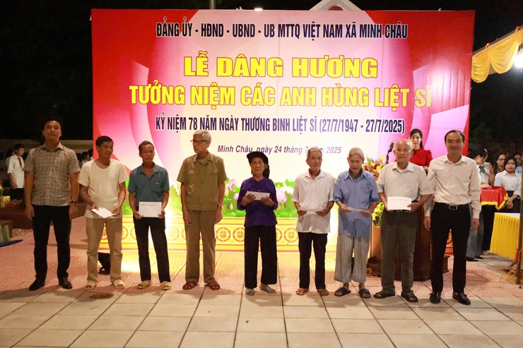 Lễ thắp nến tri ân – biểu tượng lòng biết ơn sâu sắc của Đảng bộ, Chính quyền và Nhân dân Minh Châu- Ảnh 9.