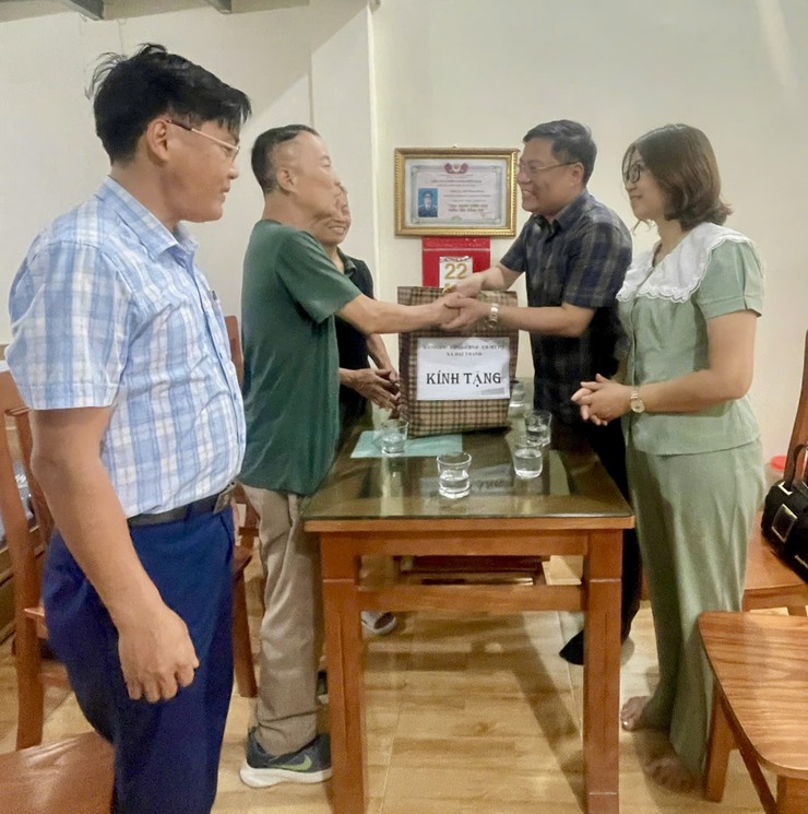 XÃ ĐẠI THANH: THĂM TẶNG QUÀ TRI ÂN CÁC THƯƠNG BỆNH BINH CÓ HOÀN CẢNH KHÓ KHĂN TRÊN ĐỊA BÀN - Ảnh 3.